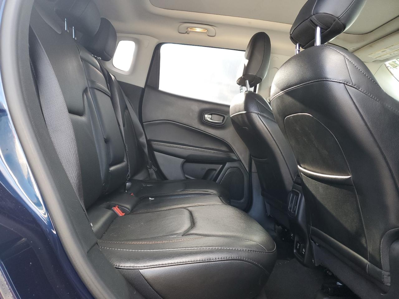 2018 Jeep Compass - Image 11