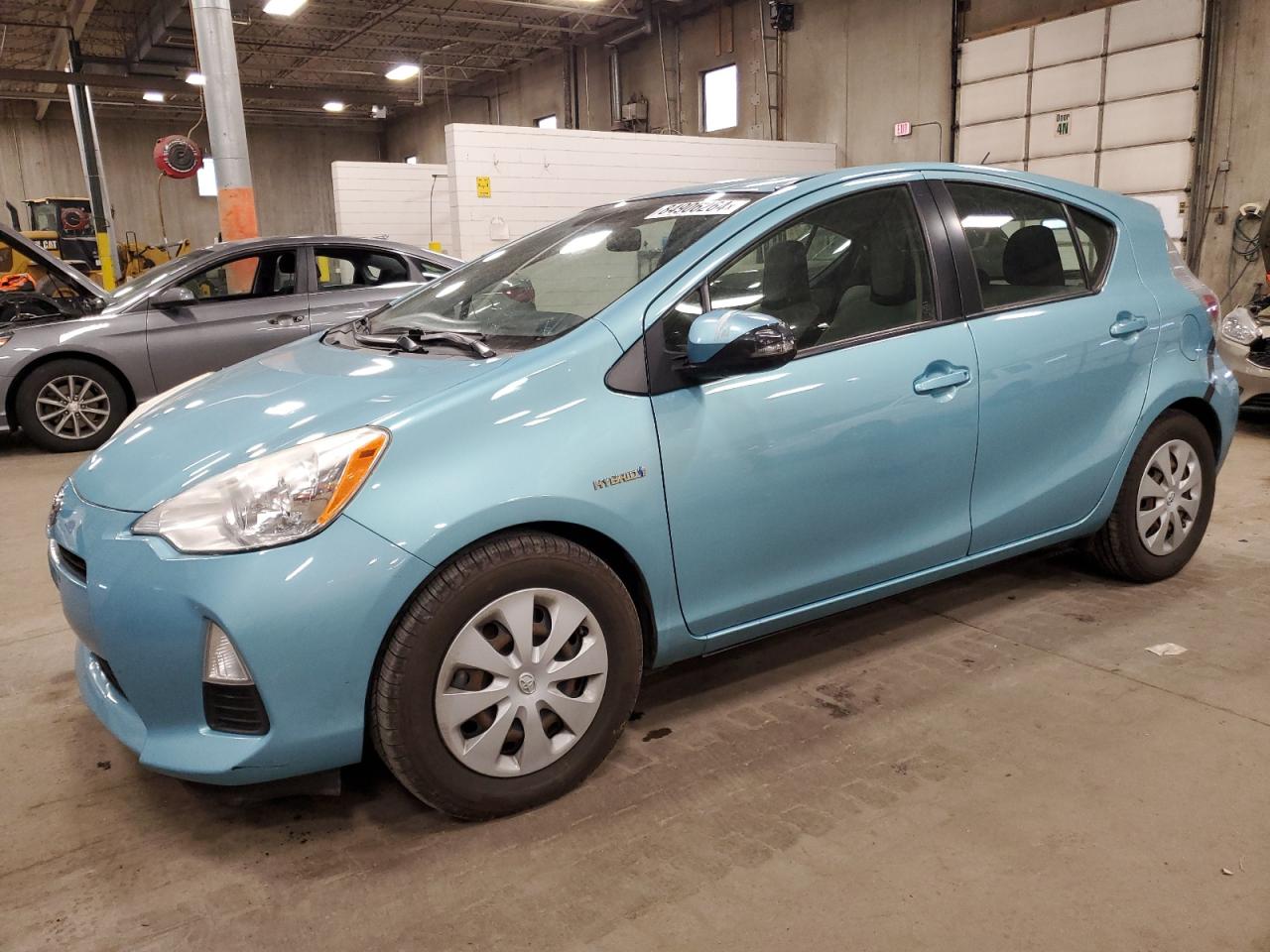 VIN JTDKDTB39D1053768 2013 TOYOTA PRIUS no.1