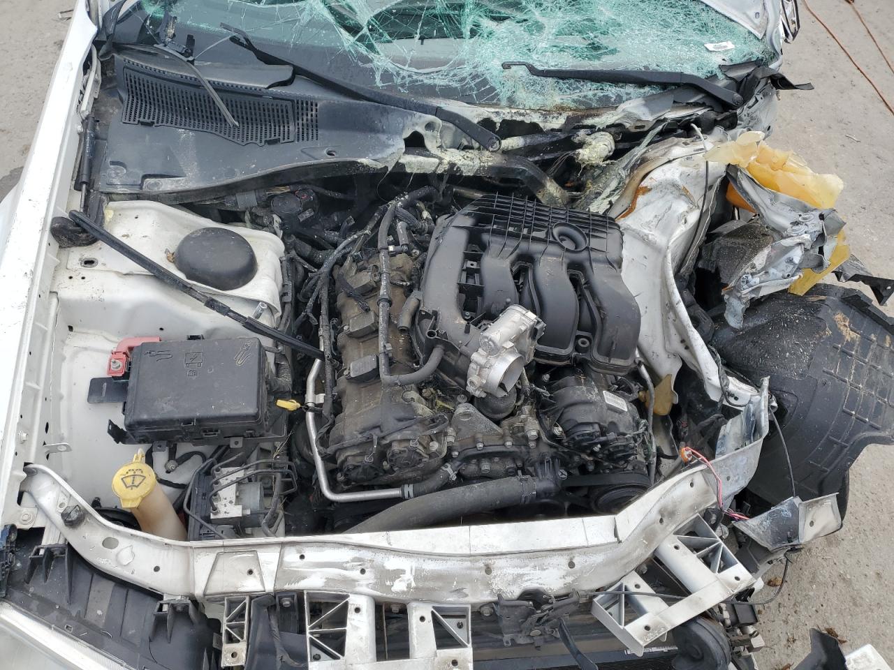 2015 Chrysler 300 - Image 12