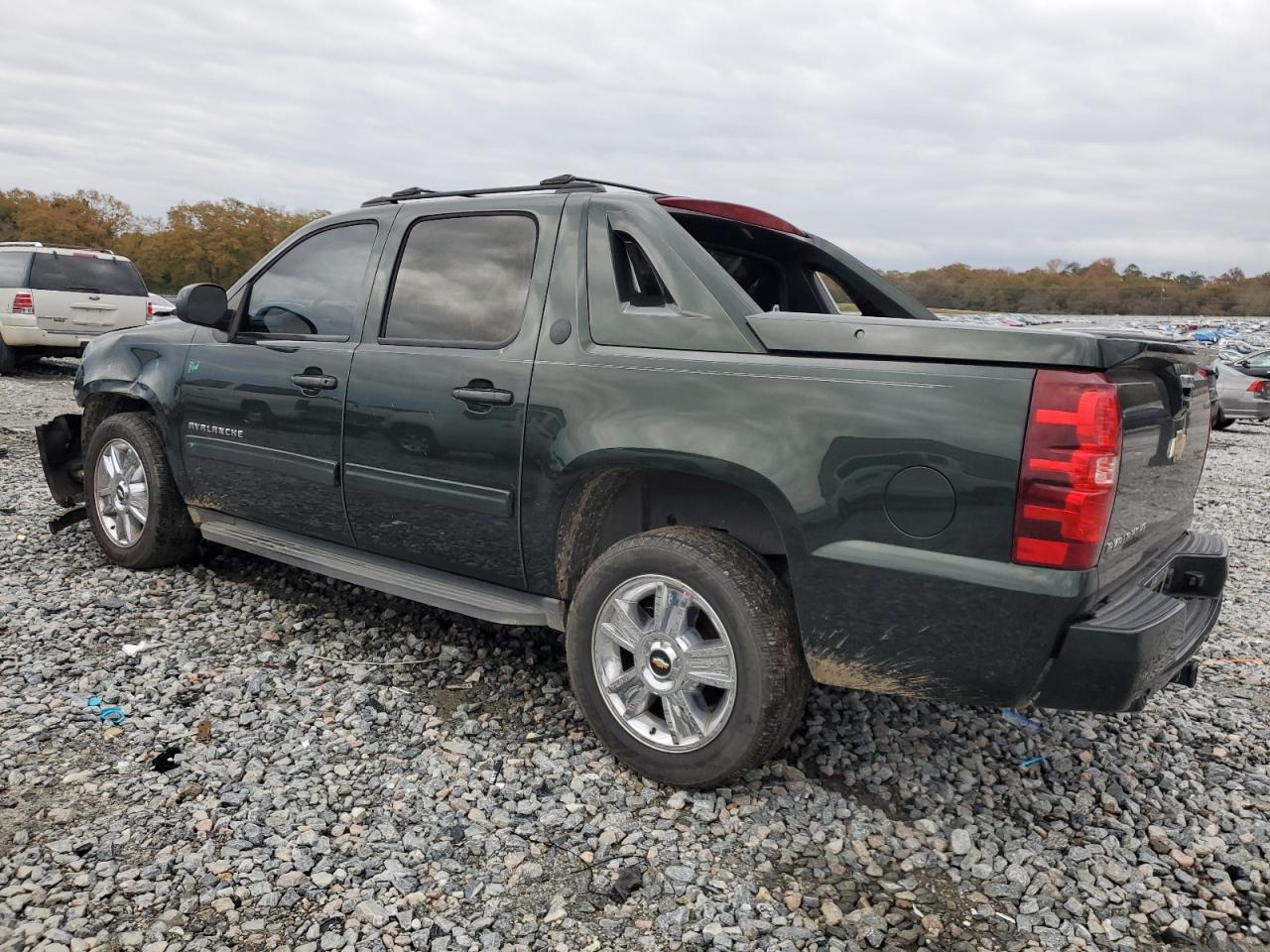 VIN 3GNMCFE09DG240144 2013 CHEVROLET AVALANCHE no.2