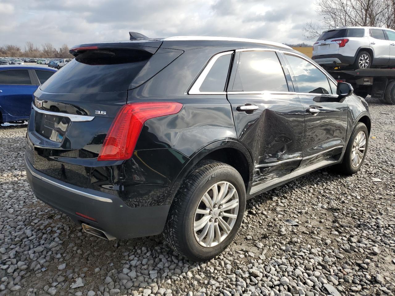 2017 Cadillac XT5 - Image 3