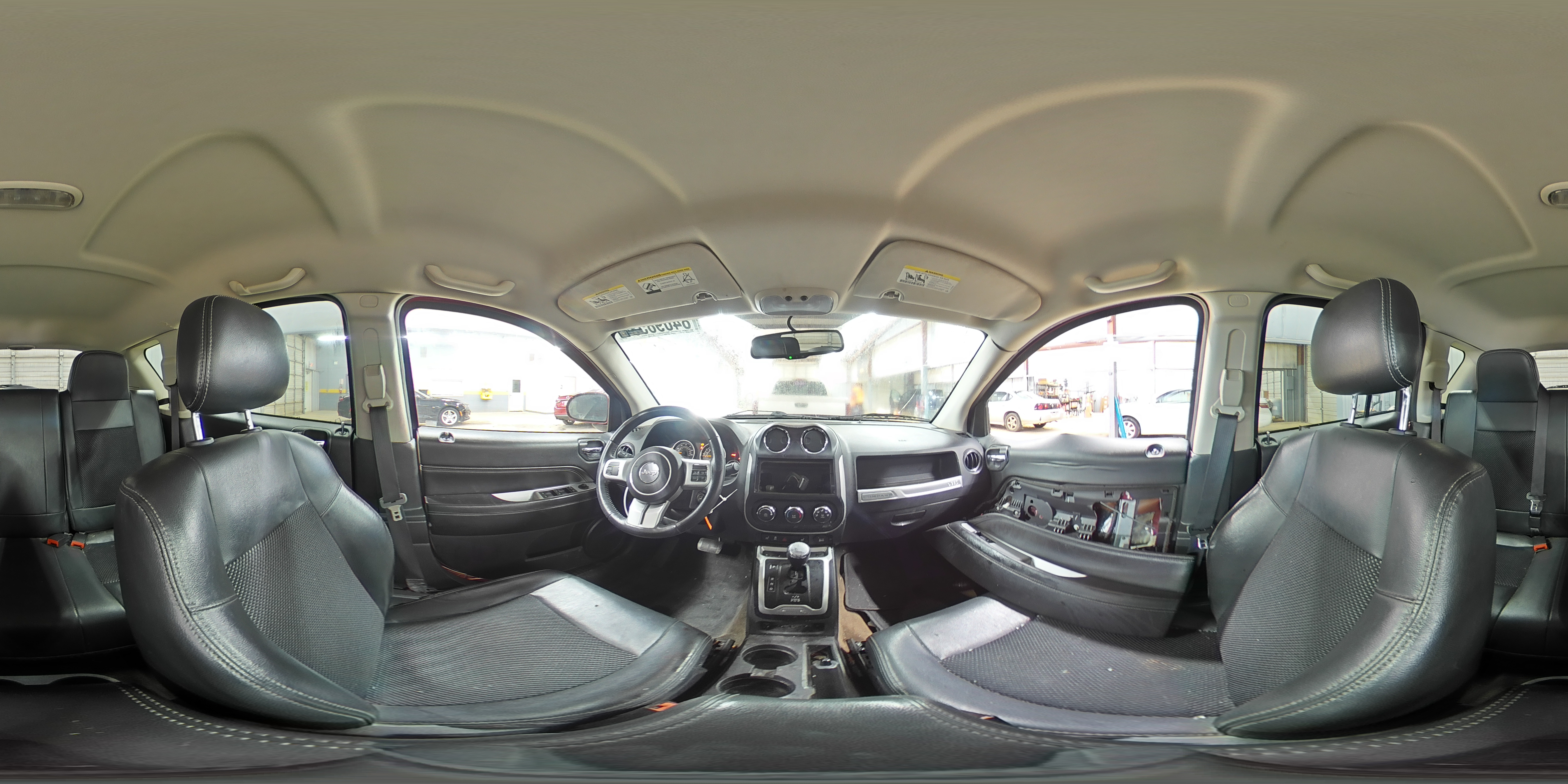 2016 Jeep Compass - Image 14