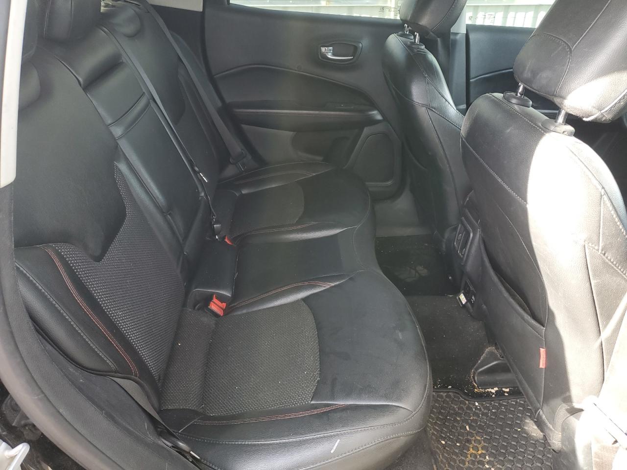 2019 Jeep Compass - Image 11
