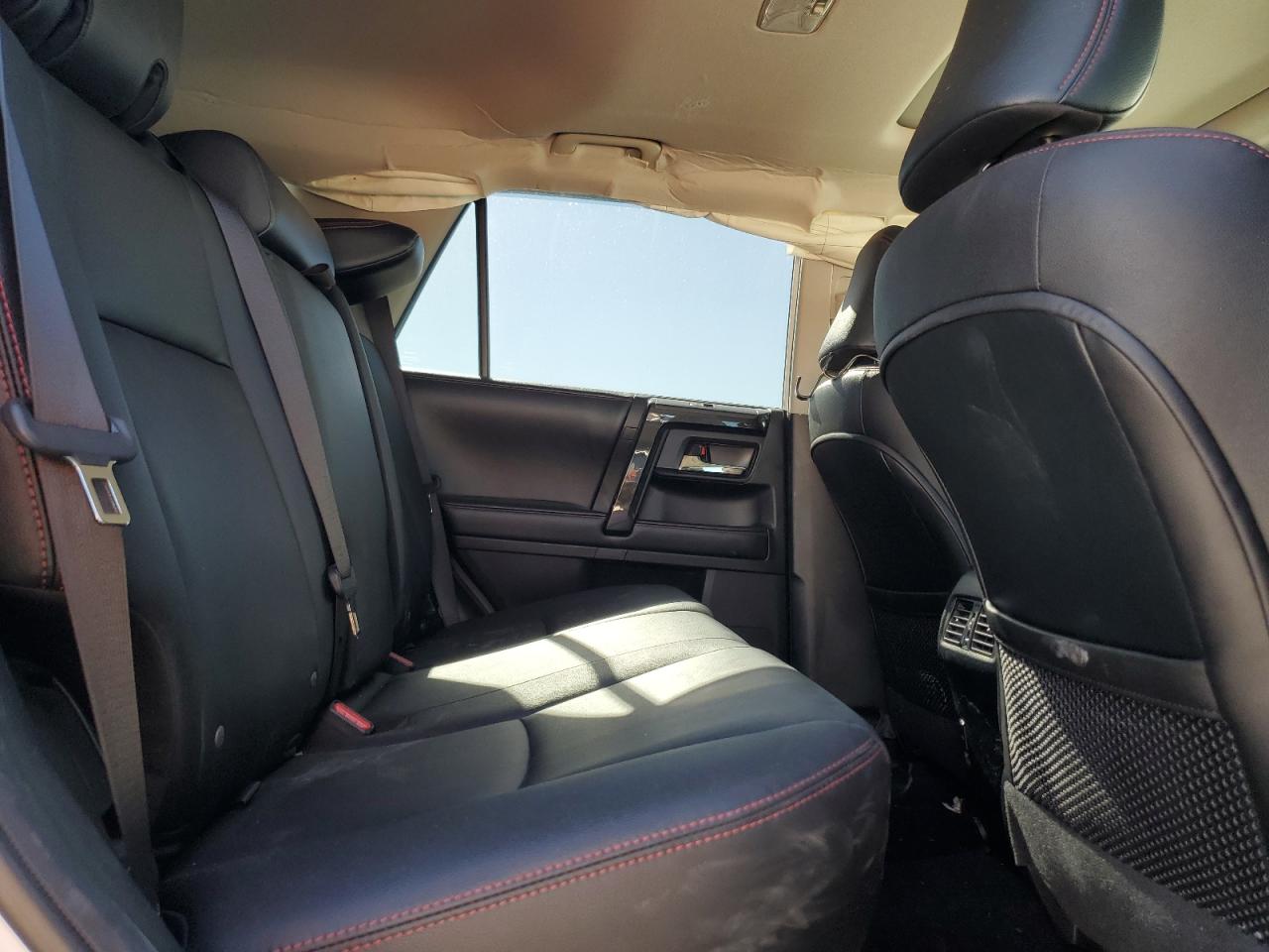 2018 Toyota 4Runner - Image 12