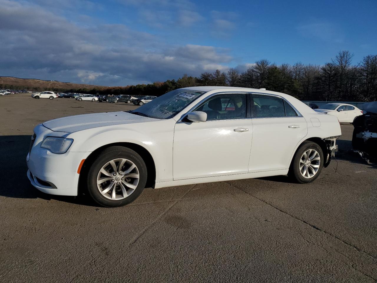 VIN 2C3CCAAGXFH742985 2015 CHRYSLER 300 no.1