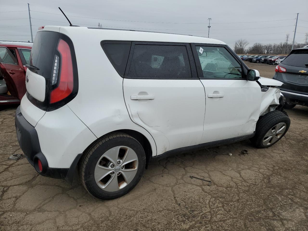 VIN KNDJN2A26G7323715 2016 KIA SOUL no.3