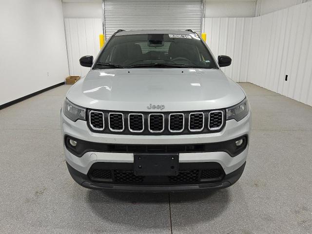  JEEP COMPASS 2024 Silver