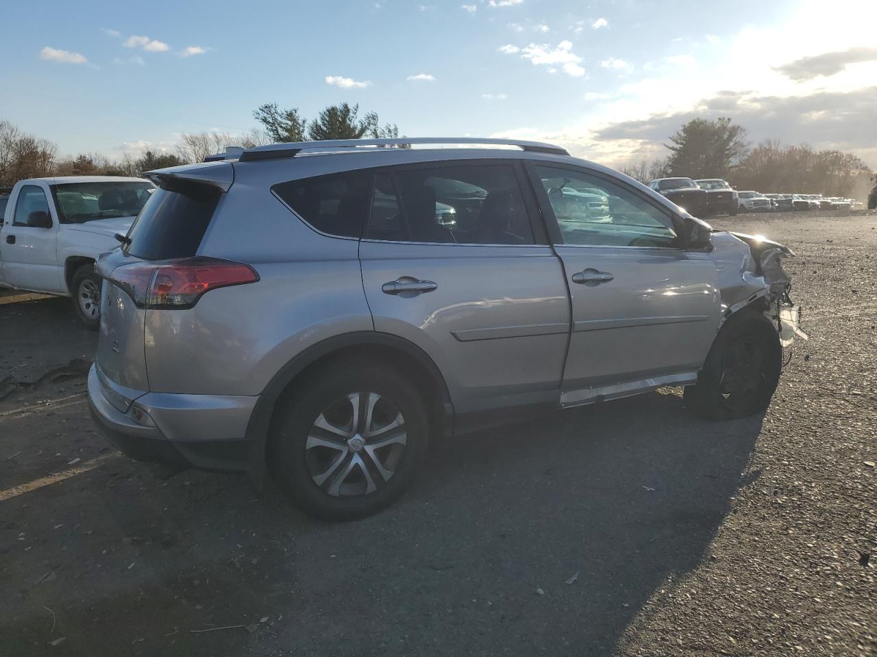 VIN 2T3BFREV4GW425761 2016 TOYOTA RAV4 no.3