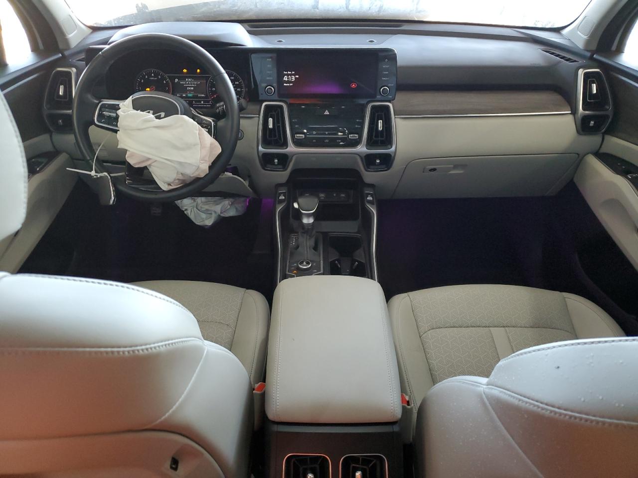 2023 Kia Sorento - Image 8