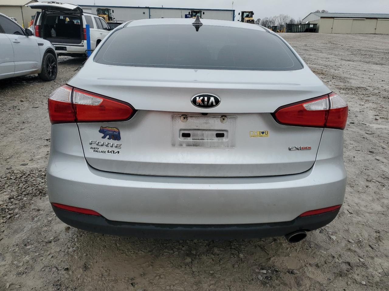 VIN KNAFX4A82G5545239 2016 KIA FORTE no.6