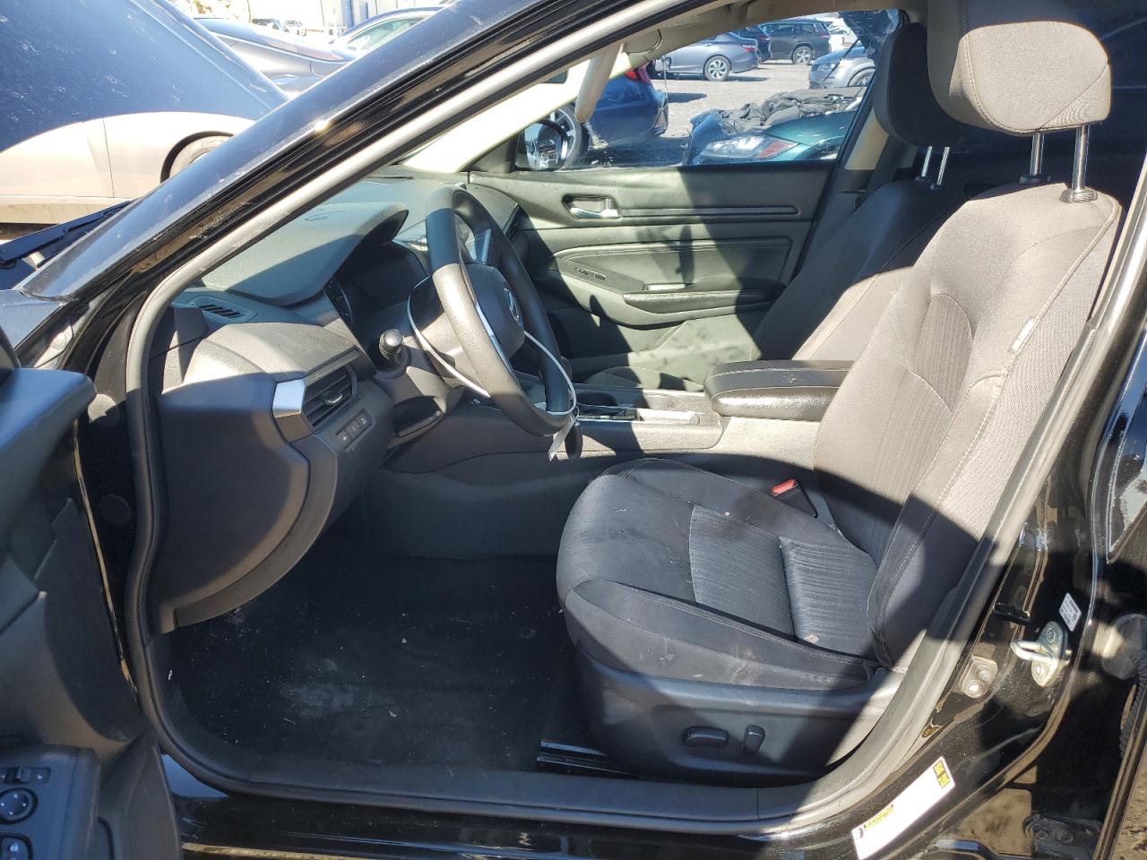2020 Nissan Altima - Image 7