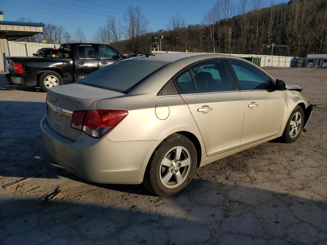 VIN 1G1PC5SB6E7358423 2014 CHEVROLET CRUZE no.3