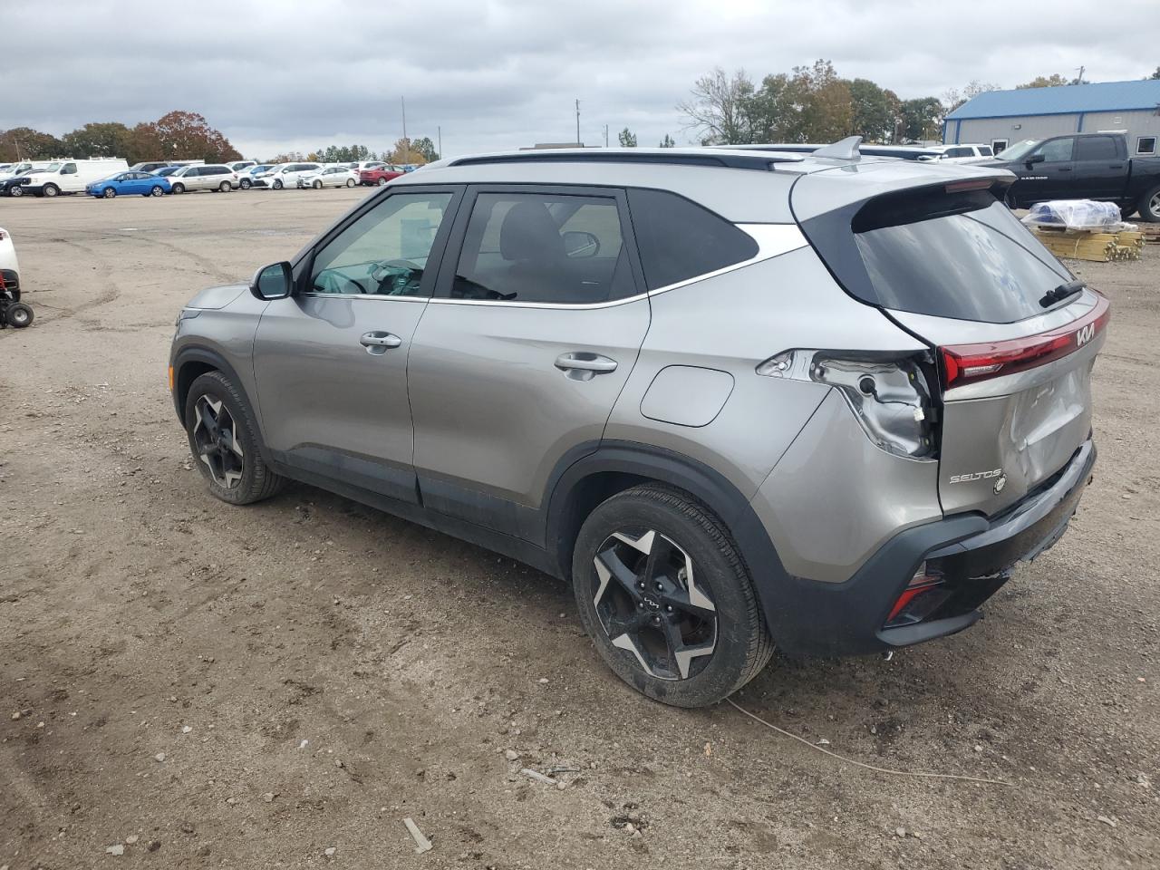 2024 Kia Seltos - Image 2