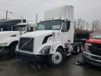 2004 Volvo Vn Vnl продається в Glassboro, NJ - Front End