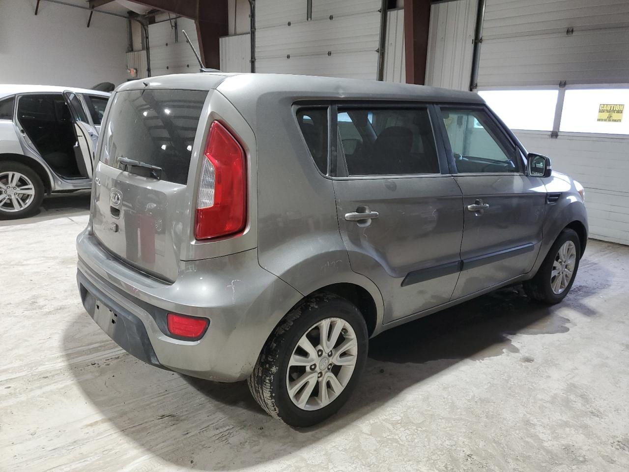 VIN KNDJT2A64D7573927 2013 KIA SOUL no.3