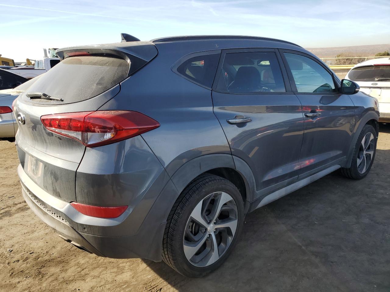 VIN KM8J33A24JU837272 2018 HYUNDAI TUCSON no.3