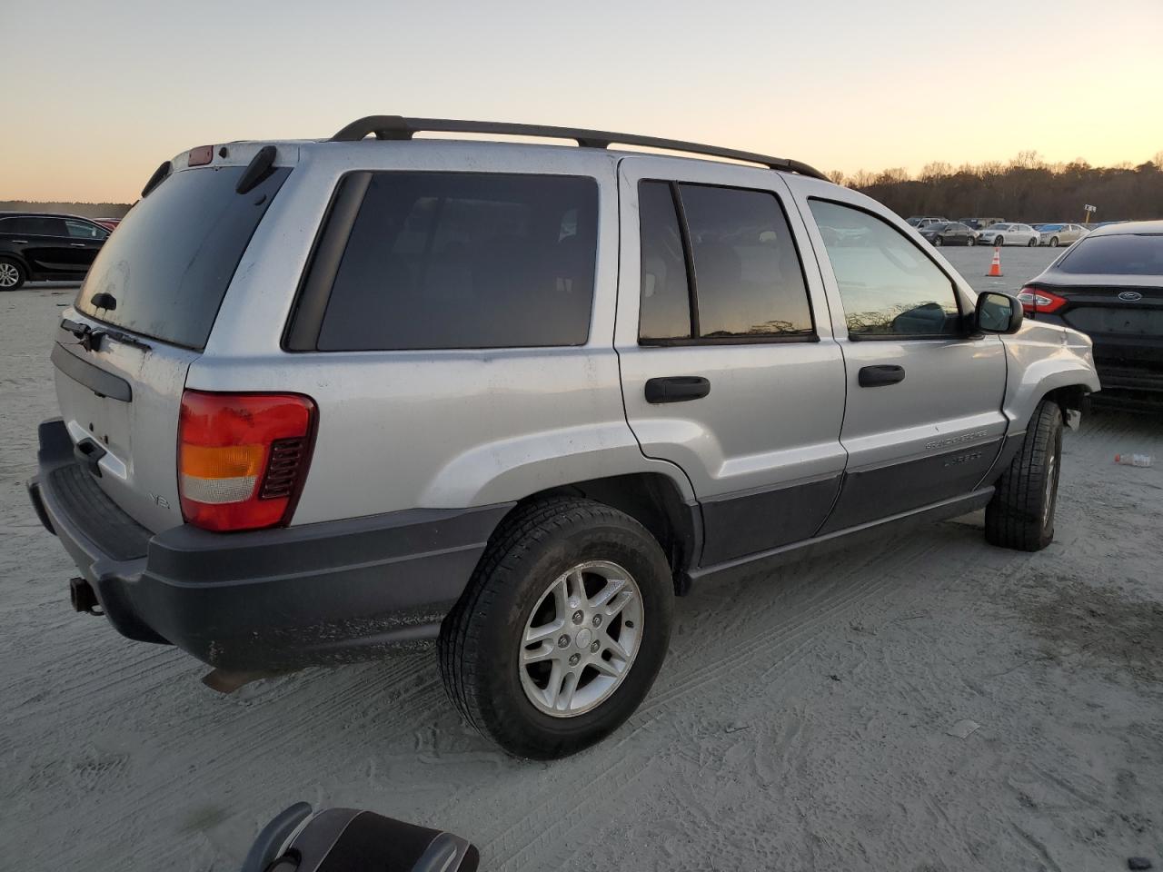 2004 Jeep Grand Cherokee - Image 3
