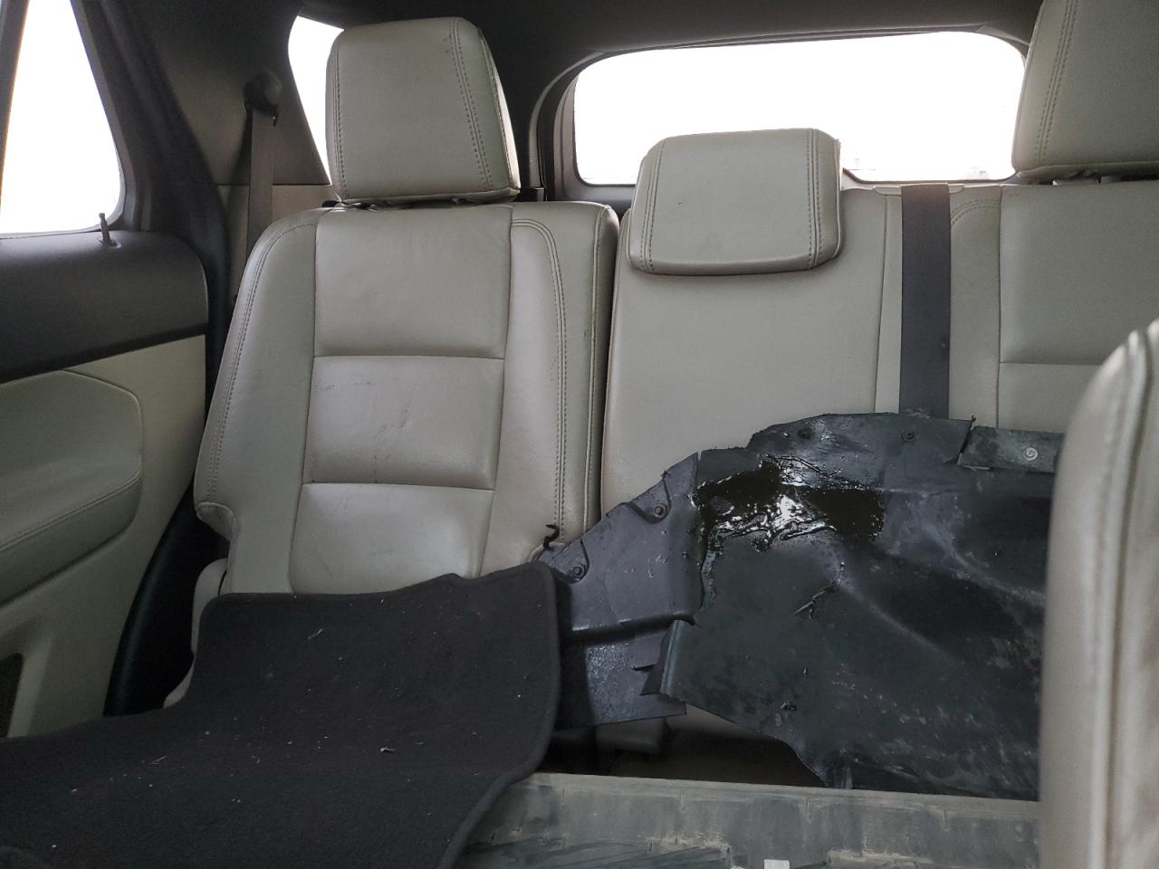 2011 Ford Explorer - Image 10