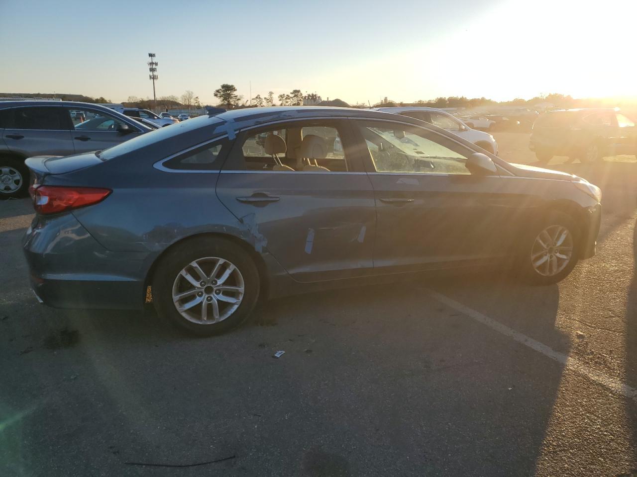 2016 Hyundai Sonata - Image 3