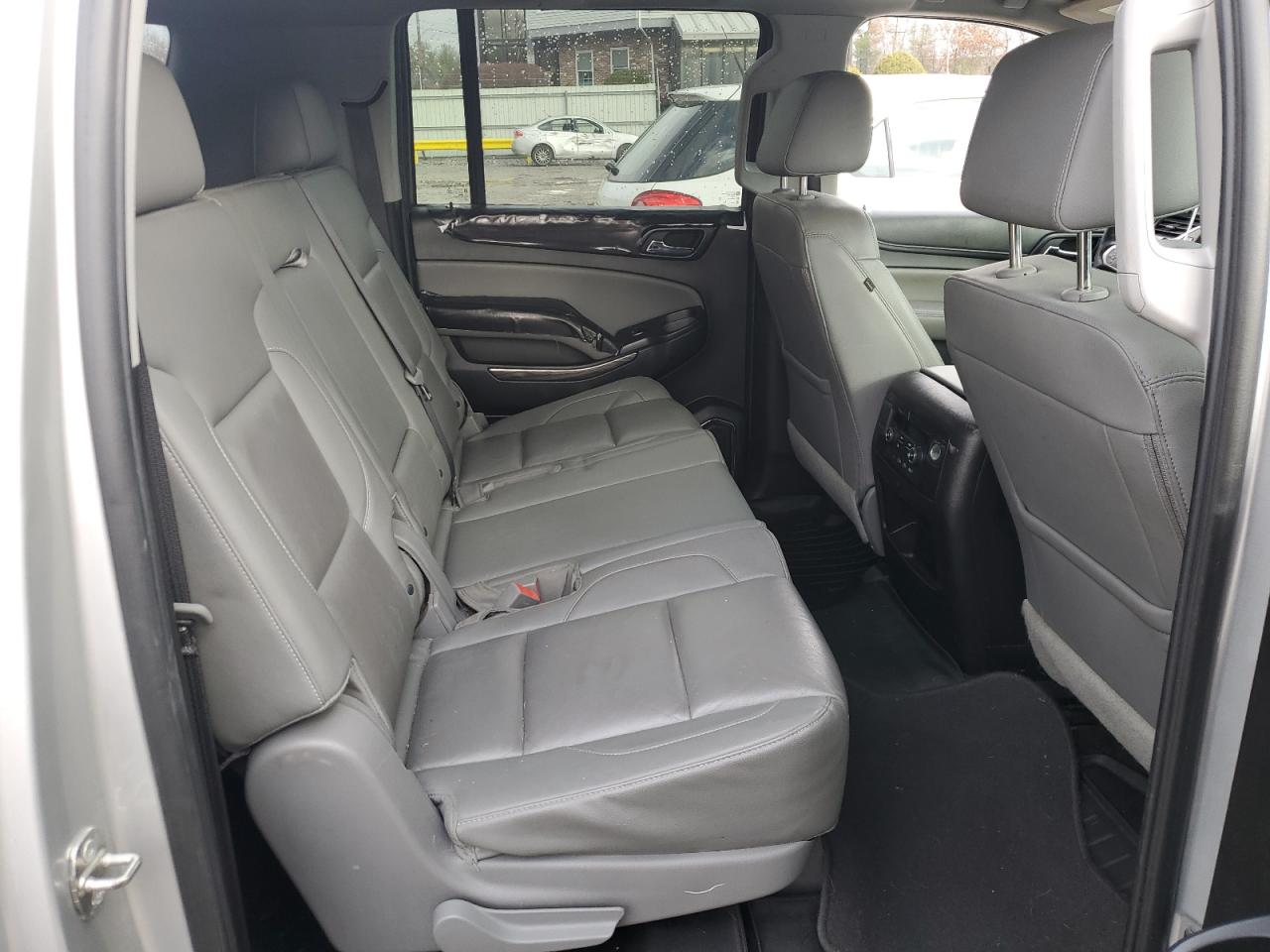 2018 Chevrolet Suburban - Image 10