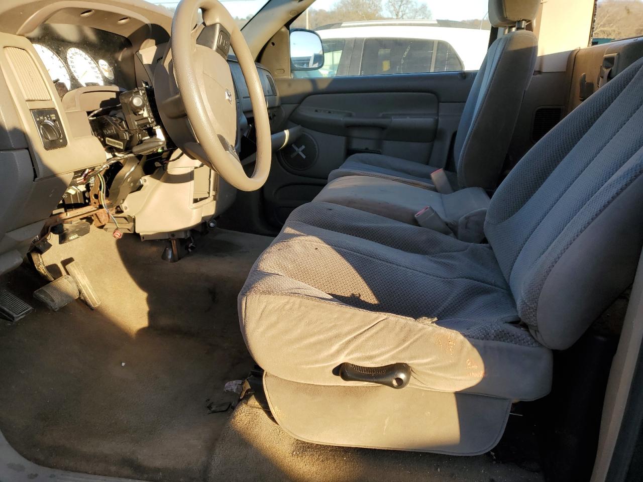 2005 Dodge RAM - Image 7