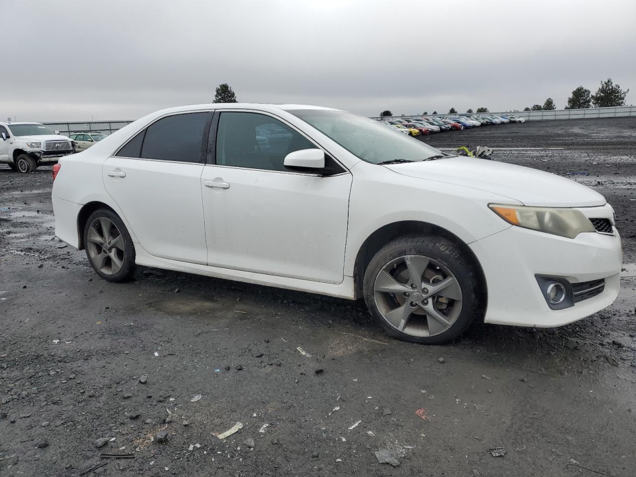 VIN 4T1BK1FK6EU027619 2014 TOYOTA CAMRY no.4