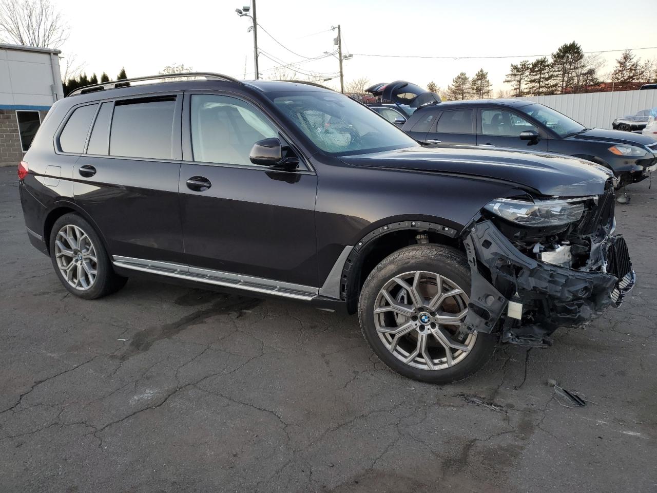 VIN 5UXCW2C02N9M36577 2022 BMW X7 no.4