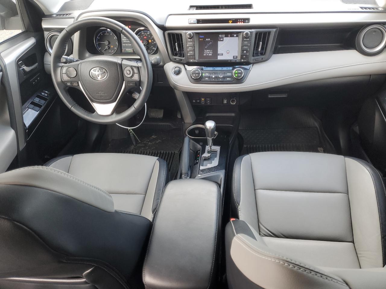 2018 Toyota RAV 4 - Image 8