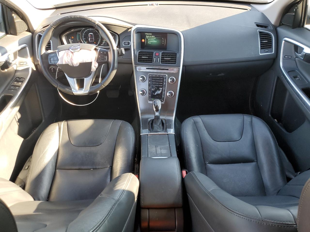 2016 Volvo XC60 - Image 8