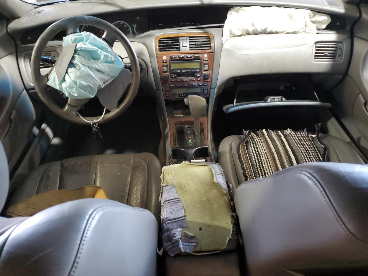 2000 Toyota Avalon - Image 8
