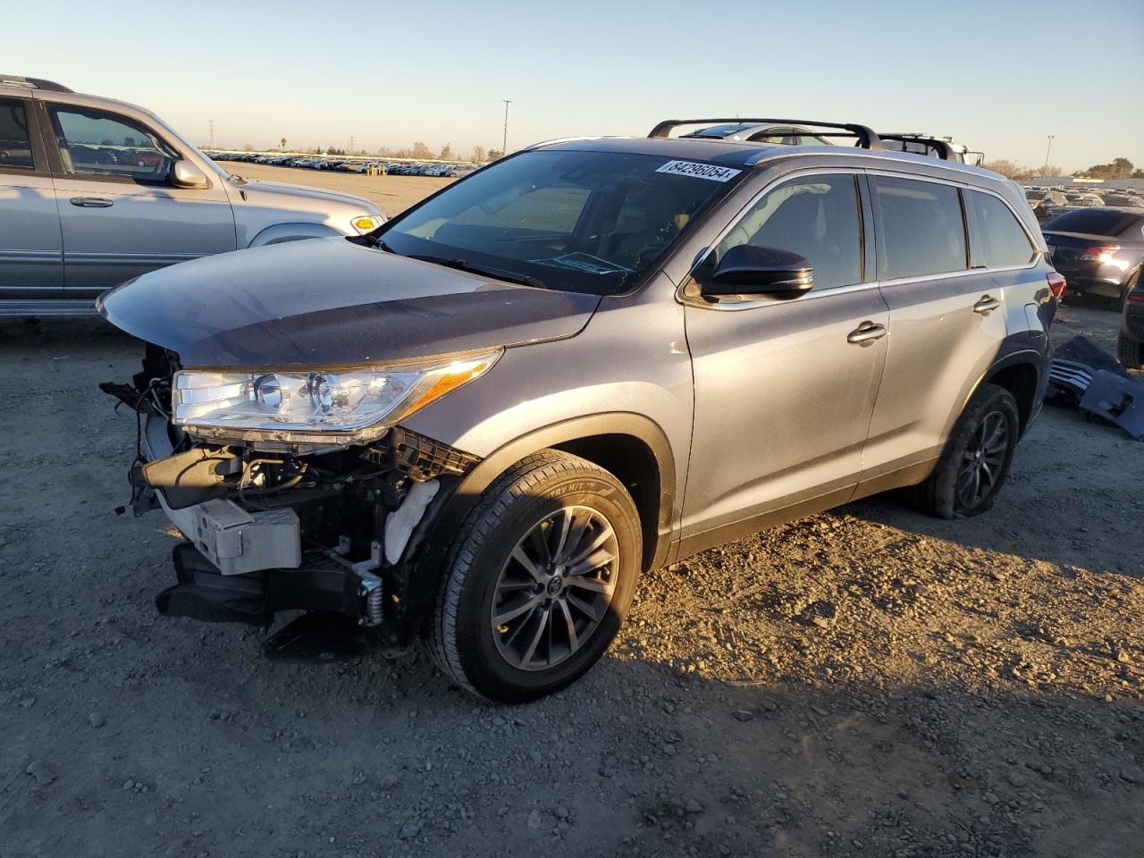 2019 Toyota Highlander - Image 1