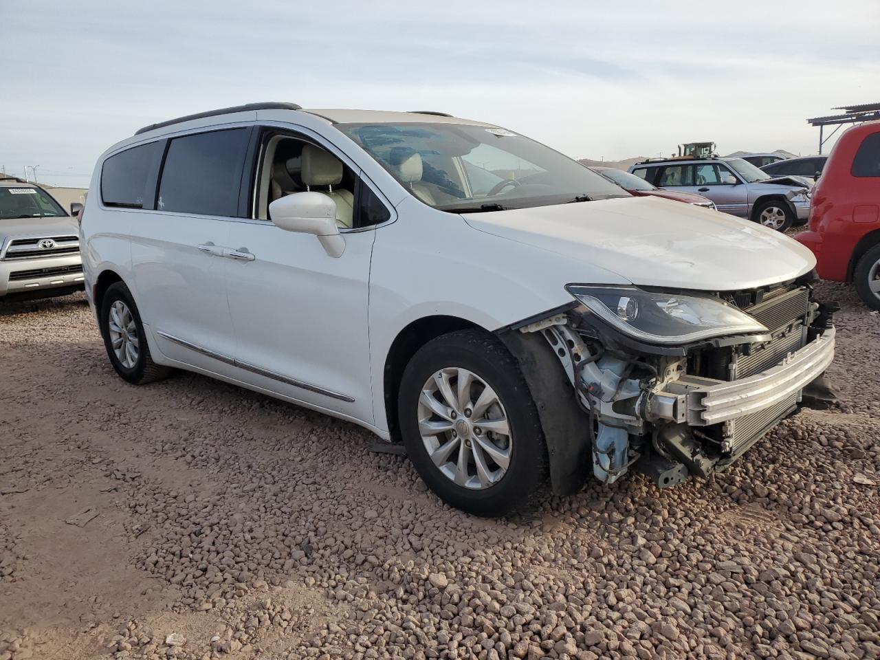 VIN 2C4RC1BG3HR613441 2017 CHRYSLER PACIFICA no.4