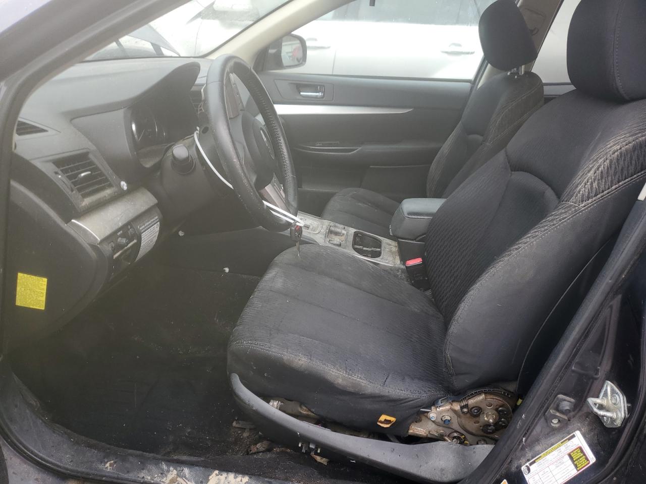 2010 Subaru Outback - Image 7