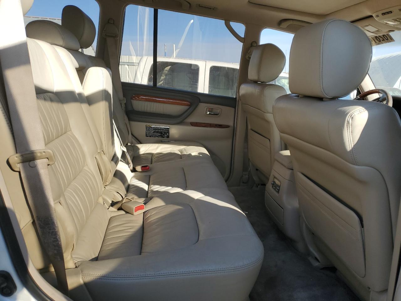 2003 Lexus LX - Image 11