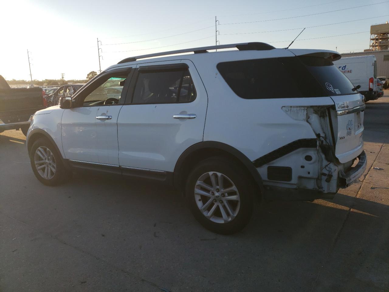 2015 Ford Explorer - Image 2
