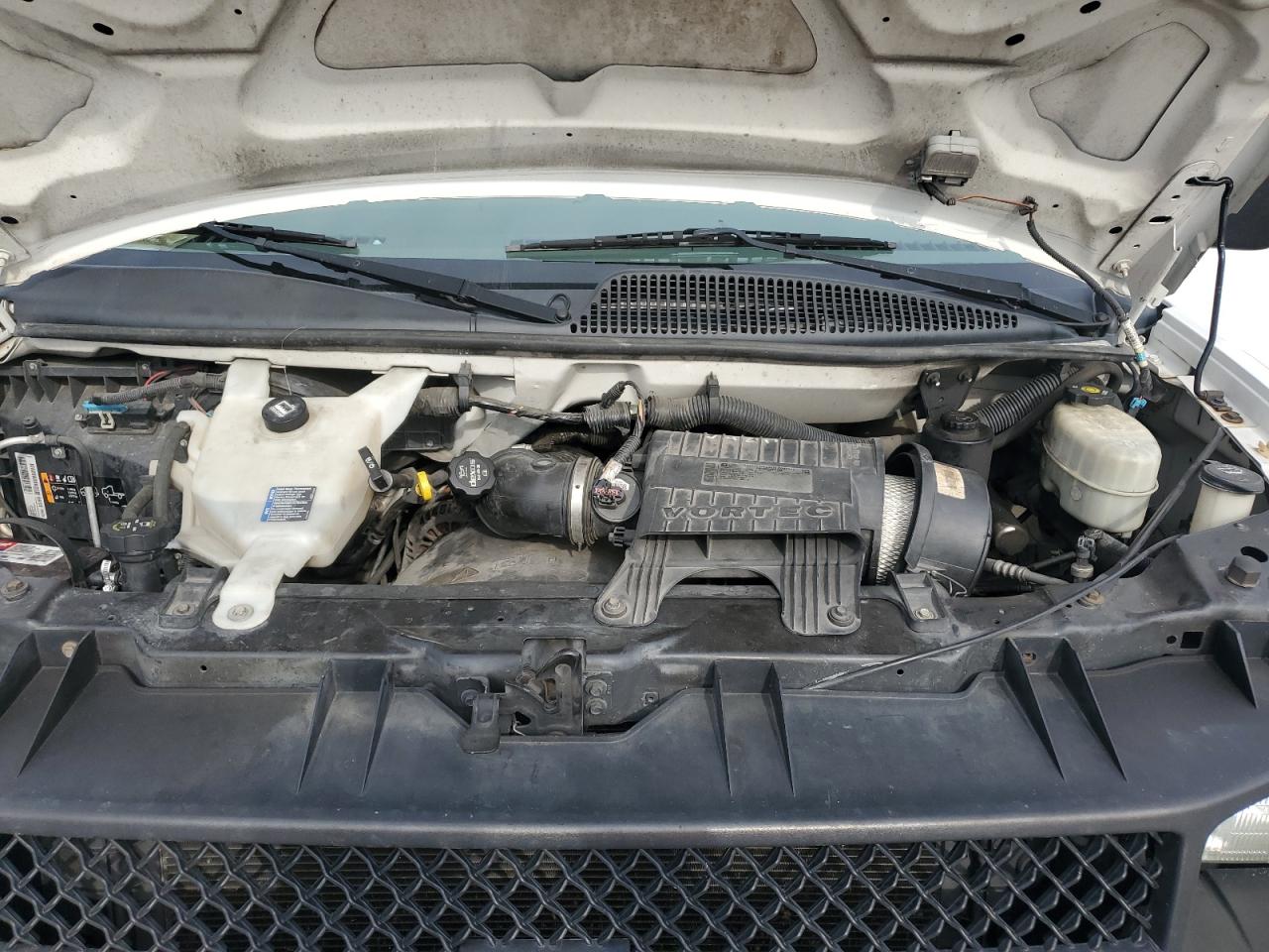 2014 Chevrolet Express - Image 11