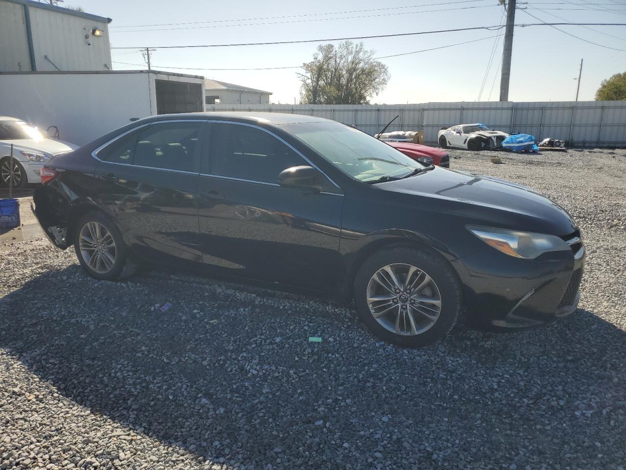 VIN 4T1BF1FK9HU767187 2017 TOYOTA CAMRY no.4