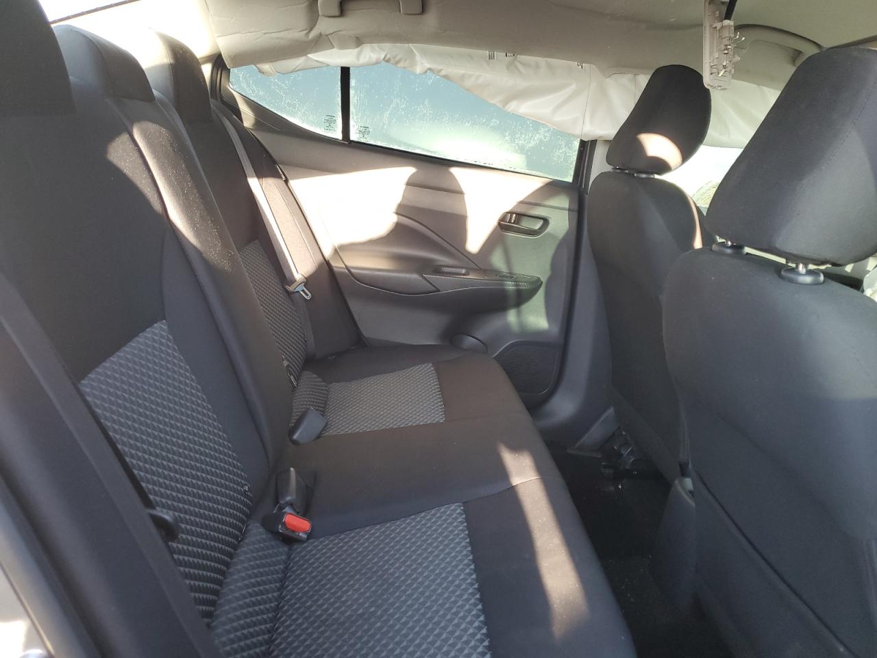 2020 Nissan Versa - Image 10