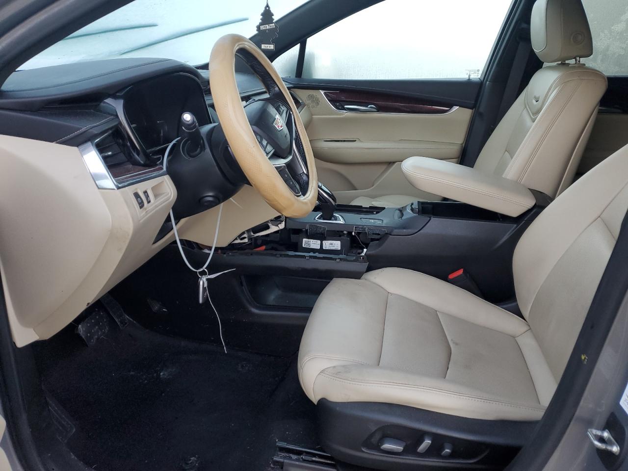 2019 Cadillac XT5 - Image 7