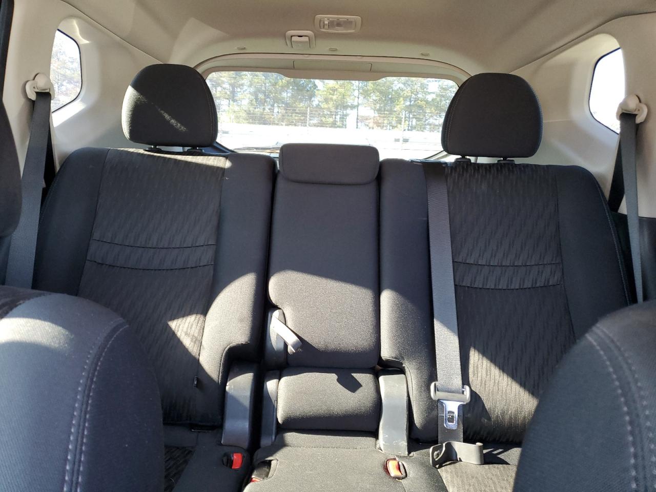 2019 Nissan Rogue - Image 10