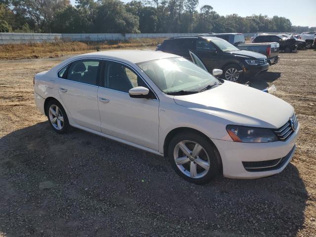  VOLKSWAGEN PASSAT 2014 White