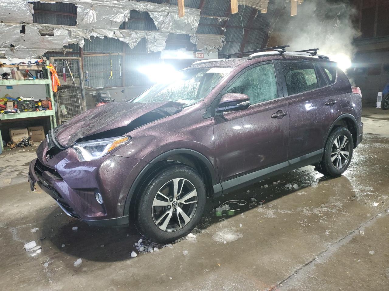 VIN 2T3RFREV4JW799678 2018 TOYOTA RAV4 no.1