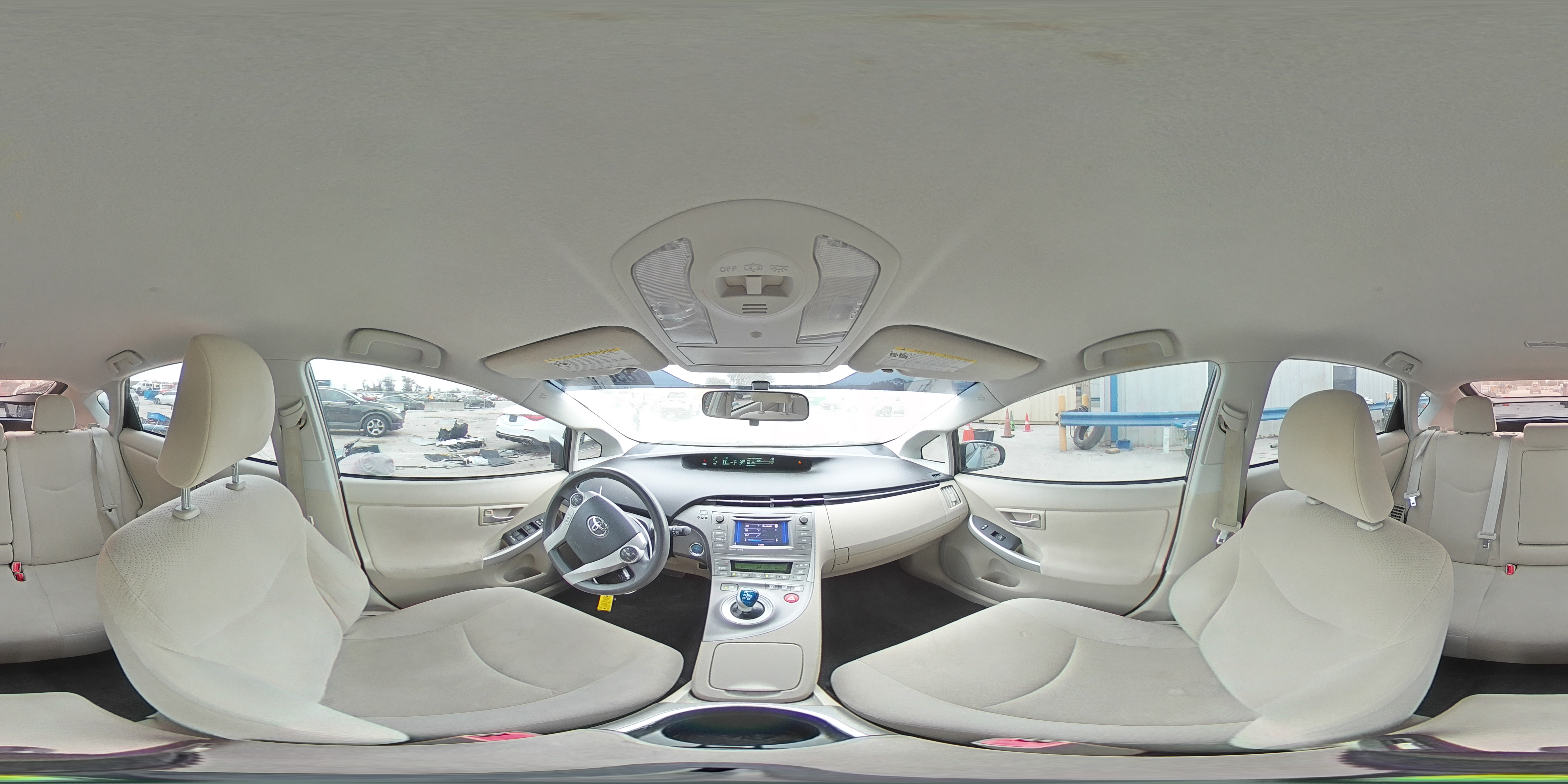 2013 Toyota Prius - Image 15
