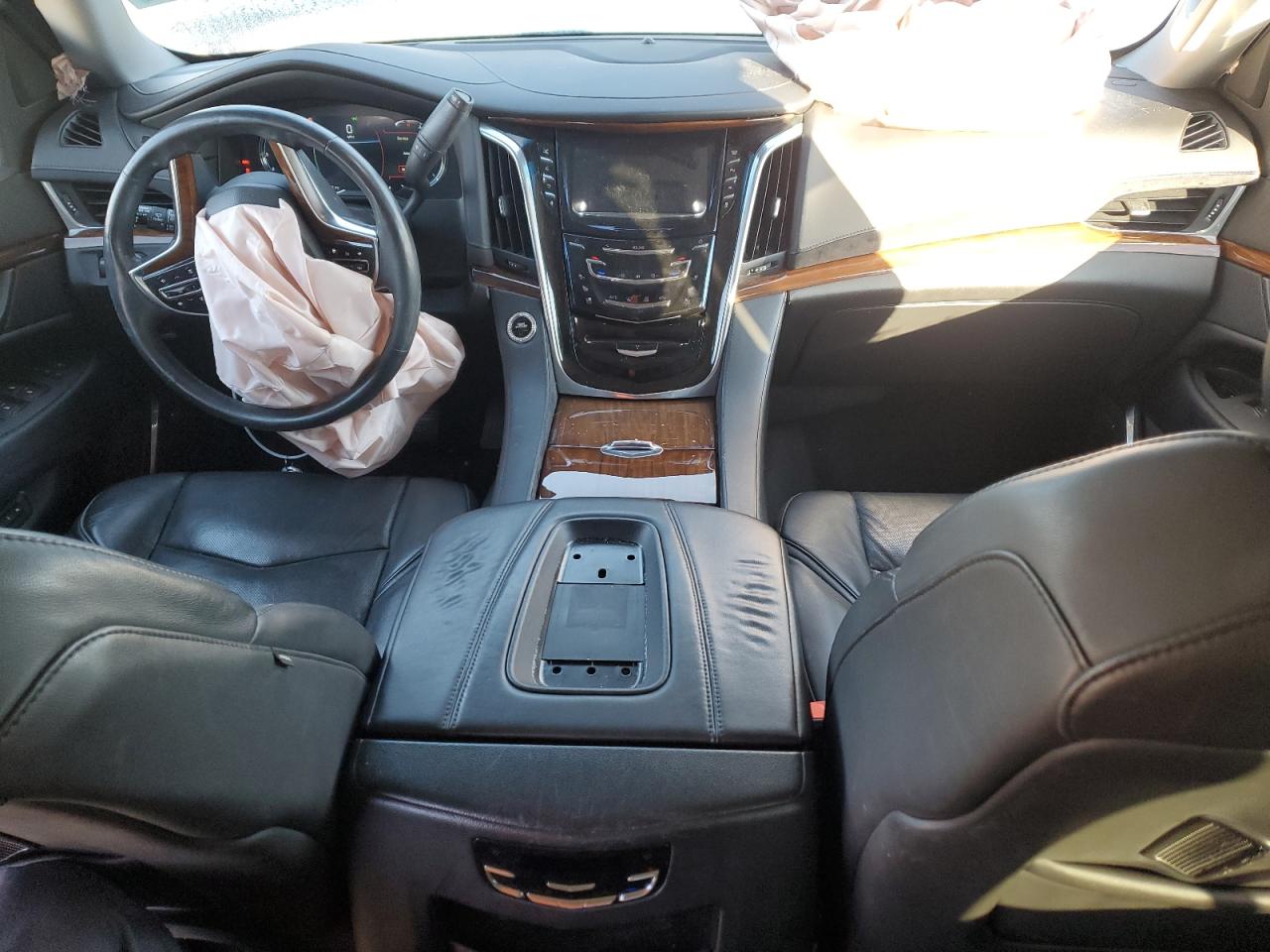 2016 Cadillac Escalade - Image 9