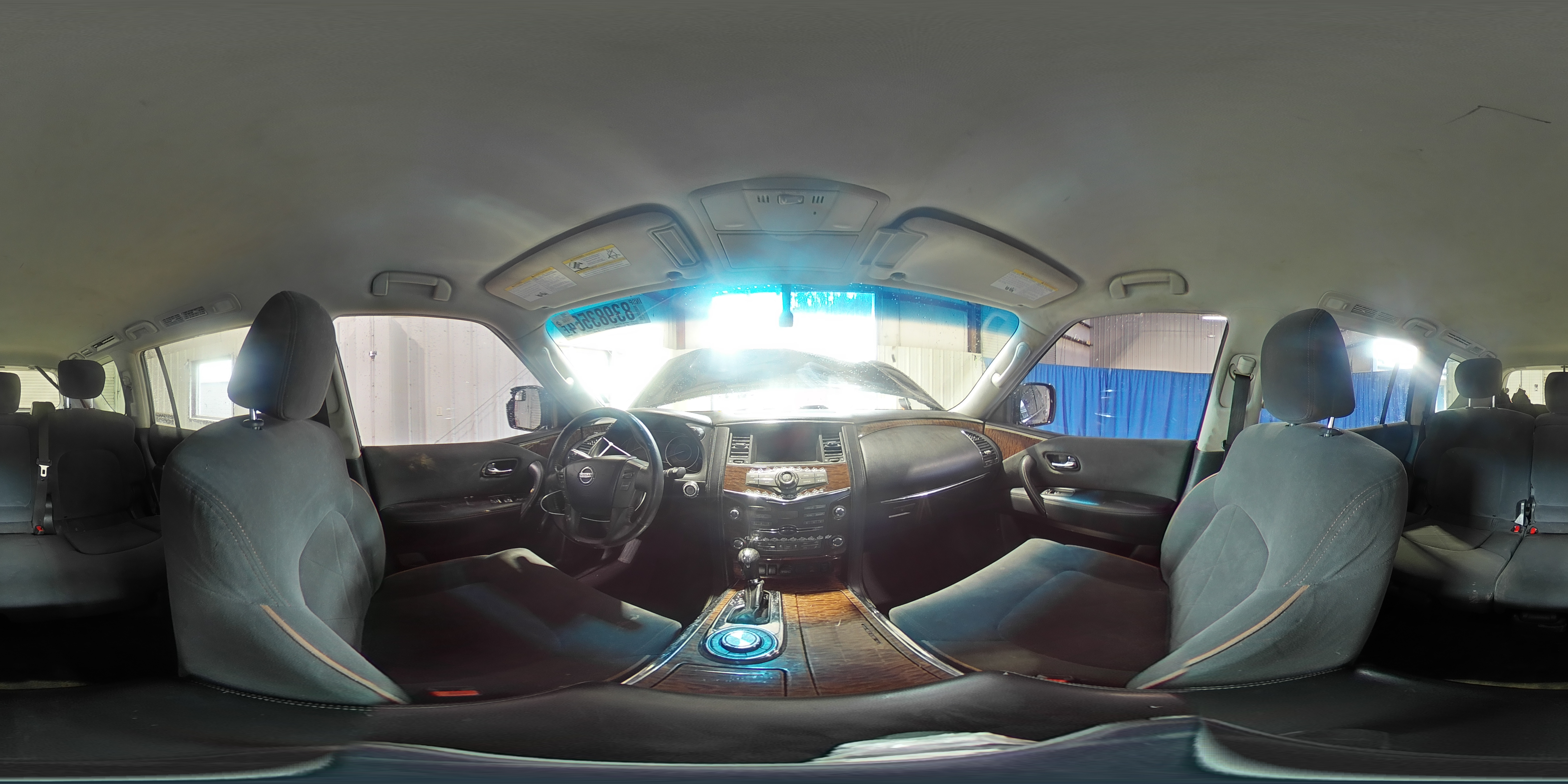 2017 Nissan Armada - Image 13
