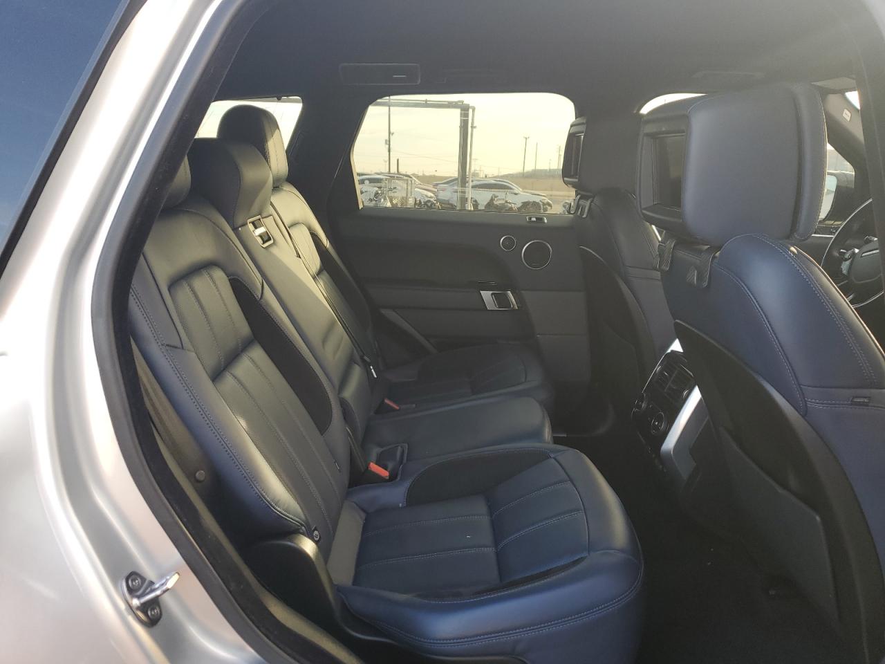 2019 Land Rover Range Rover - Image 11