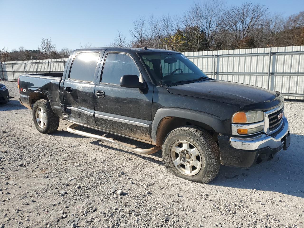 2004 GMC Sierra - Image 4