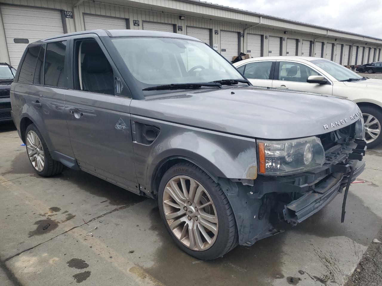 2011 Land Rover Range Rover - Image 4