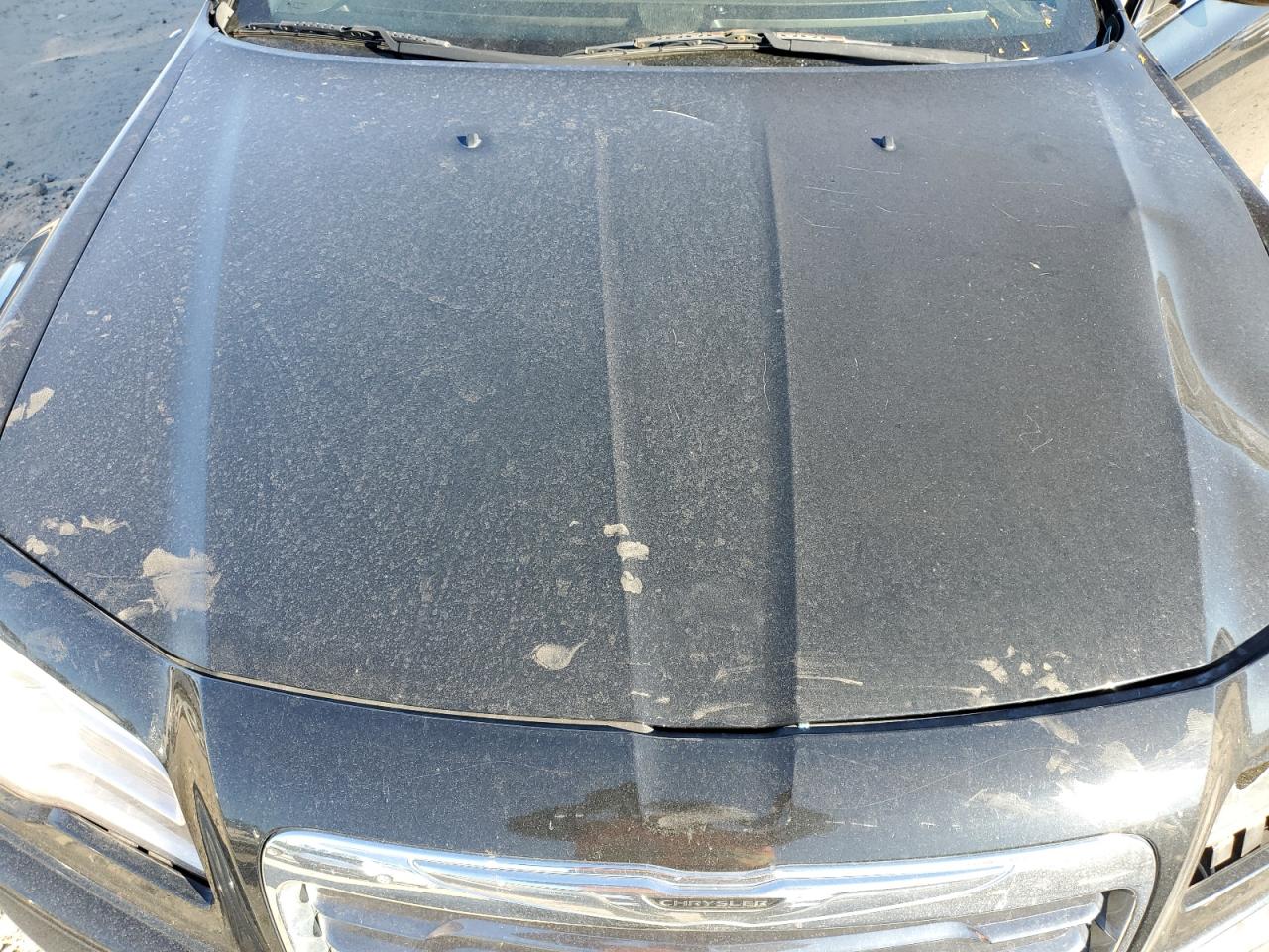 2012 Chrysler 300 - Image 11