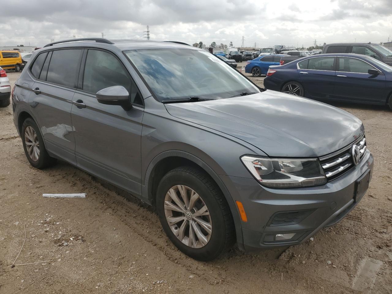 VIN 3VV1B7AXXJM010263 2018 VOLKSWAGEN TIGUAN no.4